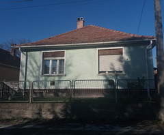 Ráckevén jó állapotú családi ház, 2044 nm.-es nagy telekkel eladó!!!!  45,9 M. Ft.
