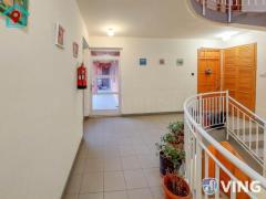 70 m2-es, 3 szobás, étkezős, erkélyes lakás eladó Monoron